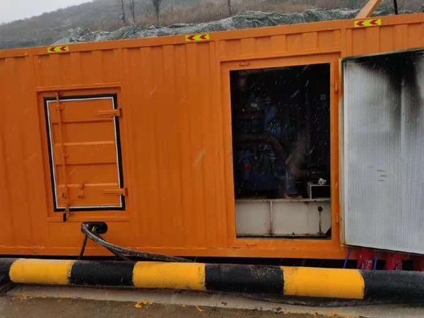 雨城发电机出租 柴油发电机组电压低报警怎么办？