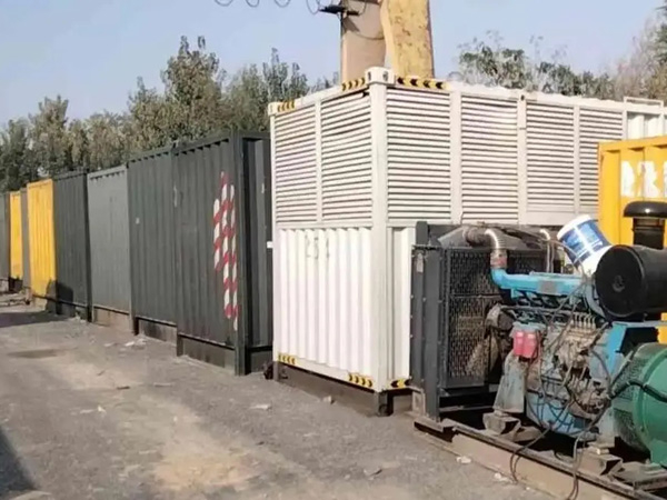 雨城200KW柴油发电机机组每小时油耗是多少？