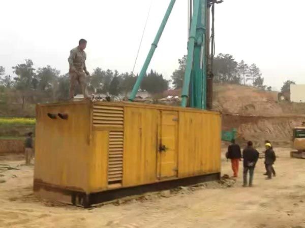 雨城如何判断水冷式机油散热器密封件是否需要更换？