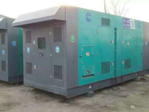 雨城合同中关于工期延误的责任如何界定和处理？